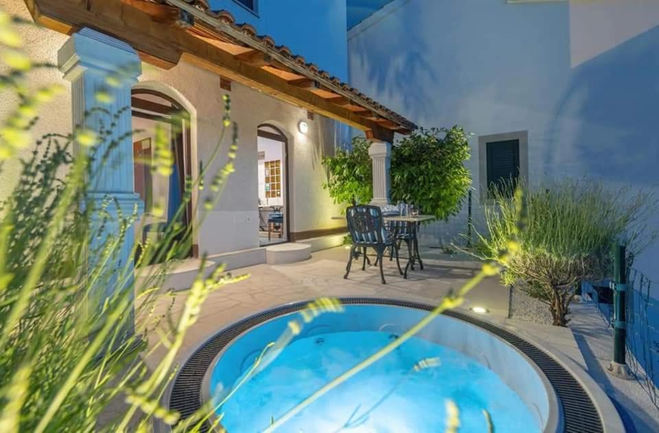 33 Ulica Nikole Jurisica Apartman Zengg Szoba fotó